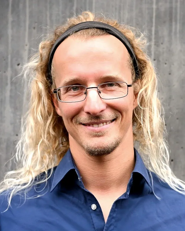 Dr. Janosch Leugner (د. يانوش لويجنر)